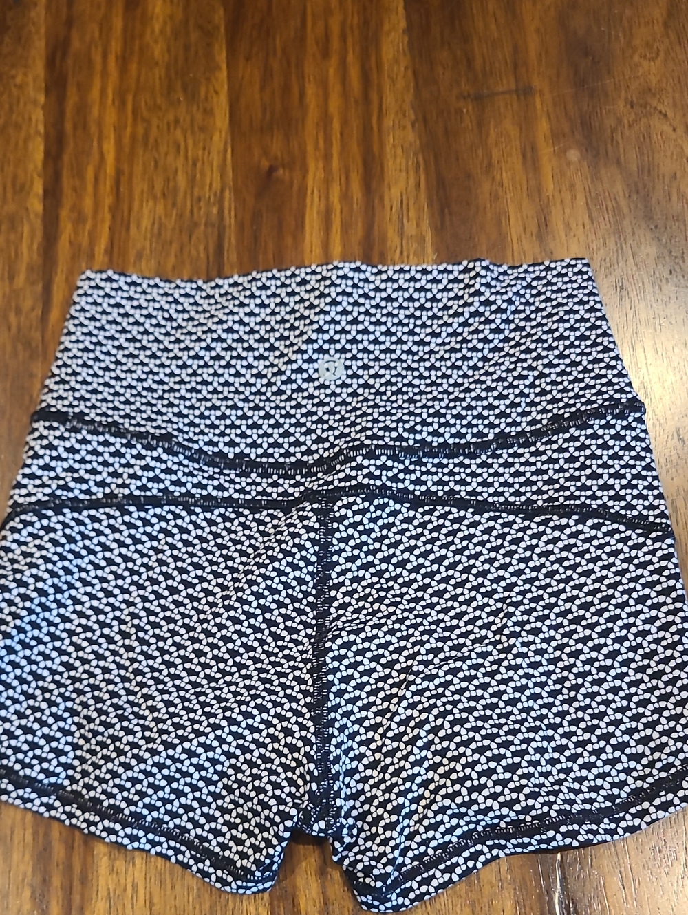 Lululemon In Movement Shorts 2.5" in Monochromic Black Size 4